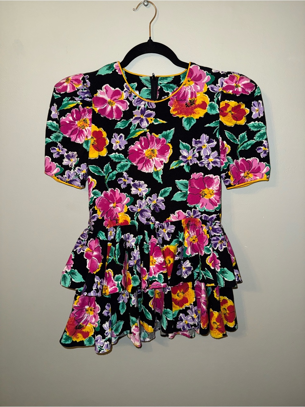 Jody California vintage Floral peplum top size small 4
